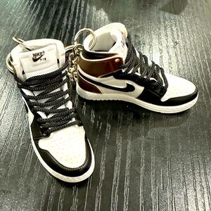 Realistic LV 1/6 scale tennis shoes Keychain